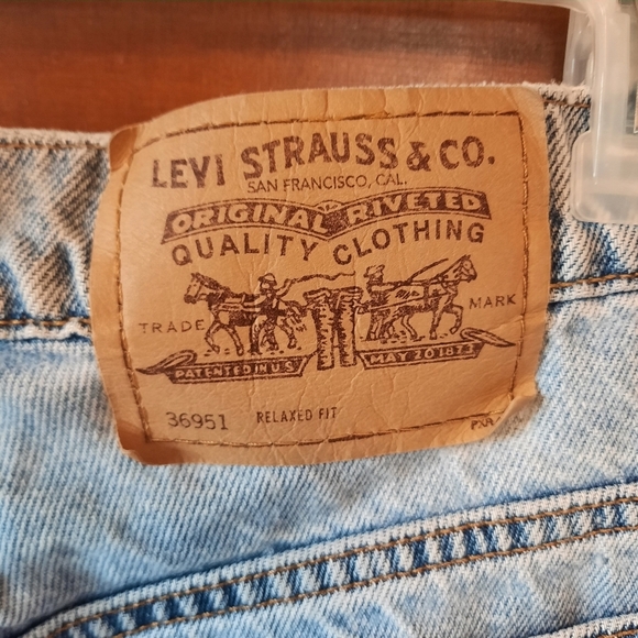 Levi's 951 Relaxed Fit Orange Tab light wash denim shorts jorts size 12 - Picture 10 of 12